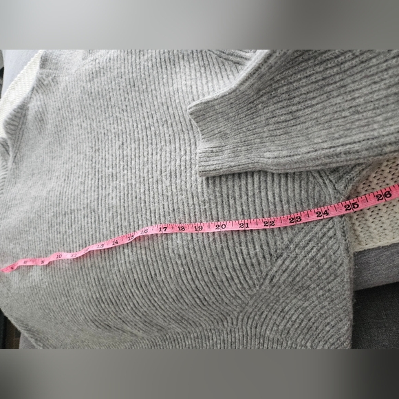 H&M  Grey Turtleneck - Picture 7 of 7